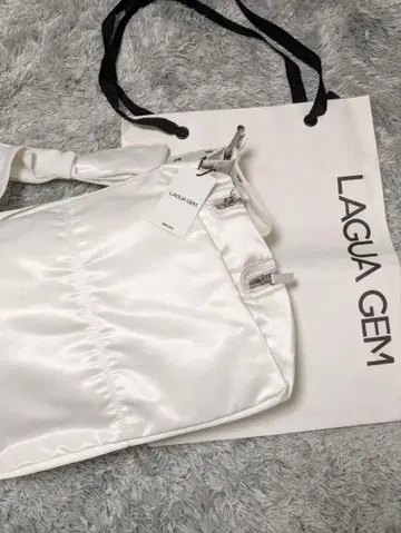 가격 인하 중! LAGUAGEM 새틴 숄더백