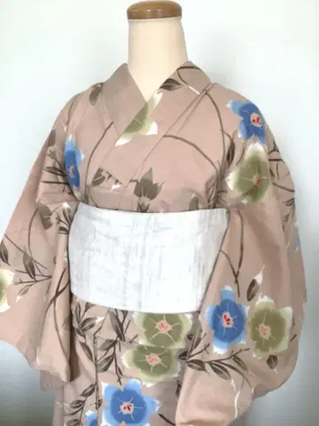주센 베이지에 꽃무늬 유카타