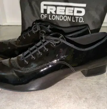FREED OF LONDON LTD. 댄스 신발 블랙 광택