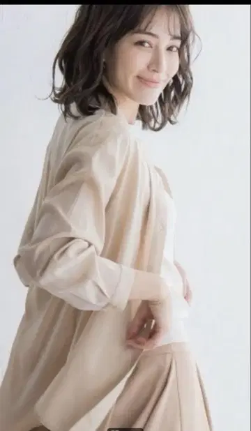 새상품급 케티 밴드 카라 블라우스 블라우스 베이지 사이즈 2 스카프 포함