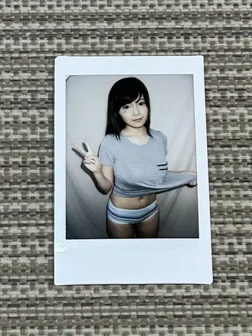 키미노 나츠 폴라로이드