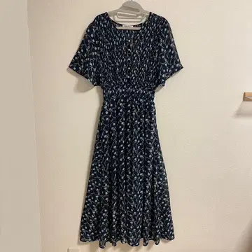 natural couture 플레어 슬리브 고급스러운 원피스