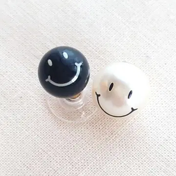 그로세 그라세 스마일리 귀걸이
