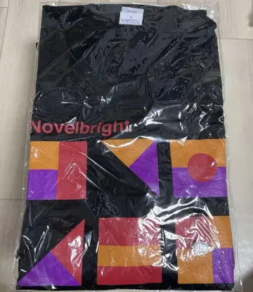 노벨 브라이트 티셔츠