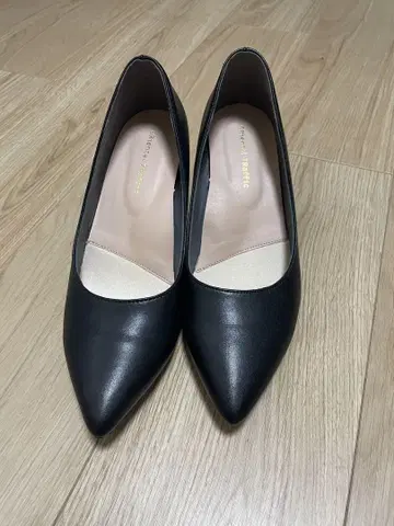 블랙 스틸레토 펌프스 7cm 힐