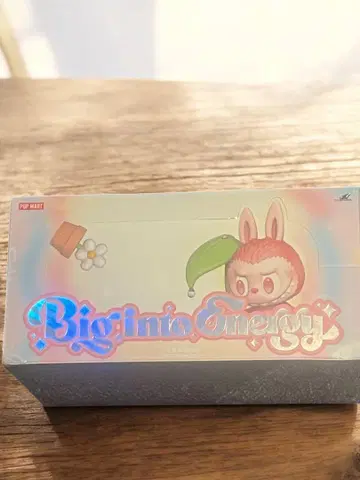 THE MONSTERS Big into Energy 폰 참 BOX