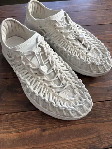 keen 화이트 뜨개질 샌들 27.5