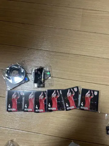 미야우라 선수 카드 5장과 키링 세트