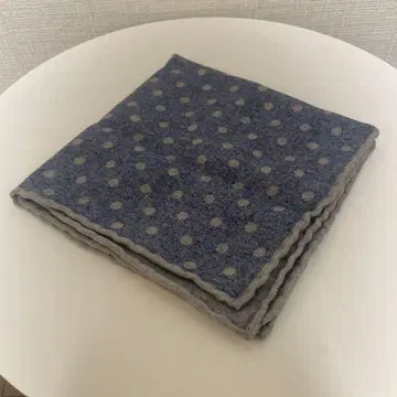 브루넬로쿠치넬리 물방울 패턴 손수건