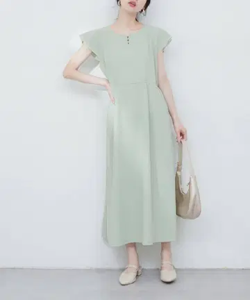 새상품, 택 포함! natural couture 빼기 티어드 카라 원피스