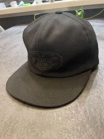 THE H.W. DOG&CO. D-00004-BLK BLACKish