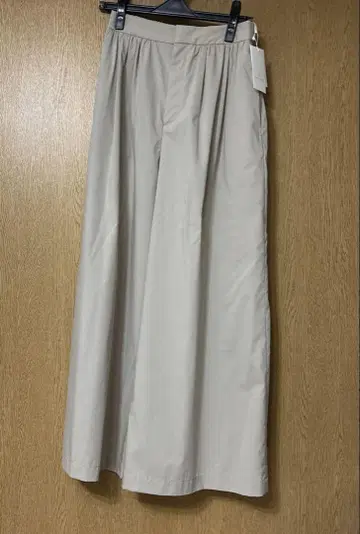 유나이티드 애로우즈 와이드 팬츠 베이지 36