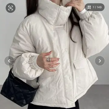 화이트 오버 사이즈 다운 자켓