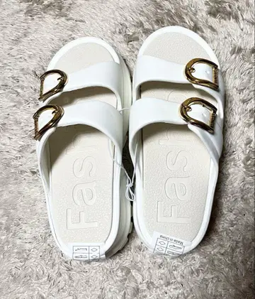 화이트 더블 버클 통굽 샌들 25cm~25.5cm 새상품급 미사용