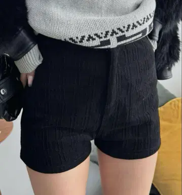 shaggie 모노그램 타이트 하이 웨스트 숏 팬츠 블랙