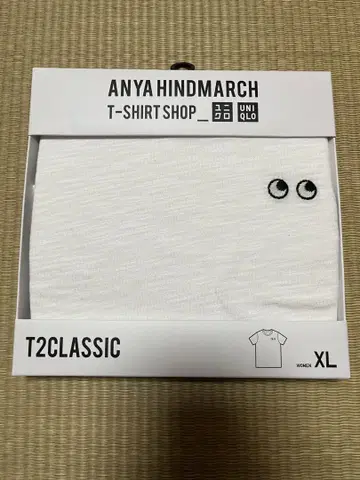 유니클로 ANYA HINDMARCH 콜라보 티셔츠 XL 사이즈