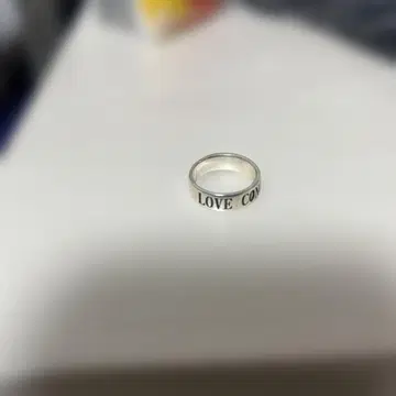 LOVE CONQUERS ALL 반지