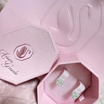 SWAROVSKI Ariana Grande 콜라보 귀걸이