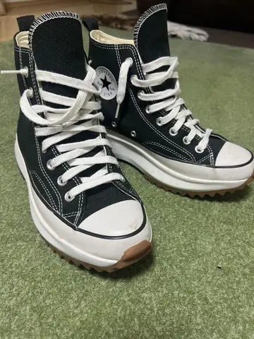 컨버스 블랙 하이컷 스니커즈
