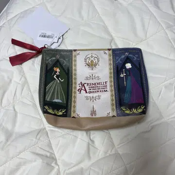 판타지 스프링스 안나 파우치
