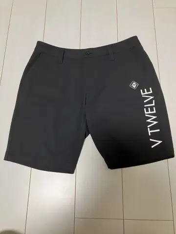 V12 블랙 숏팬츠 L 사이즈