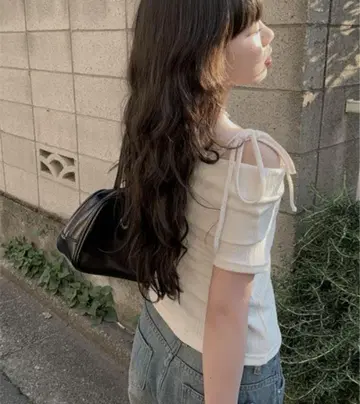 anyonemore 오프숄더 리본 반팔 리브 티셔츠