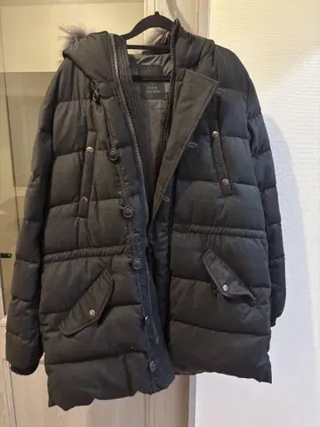TATRAS 블랙 다운 자켓 후드 부착
