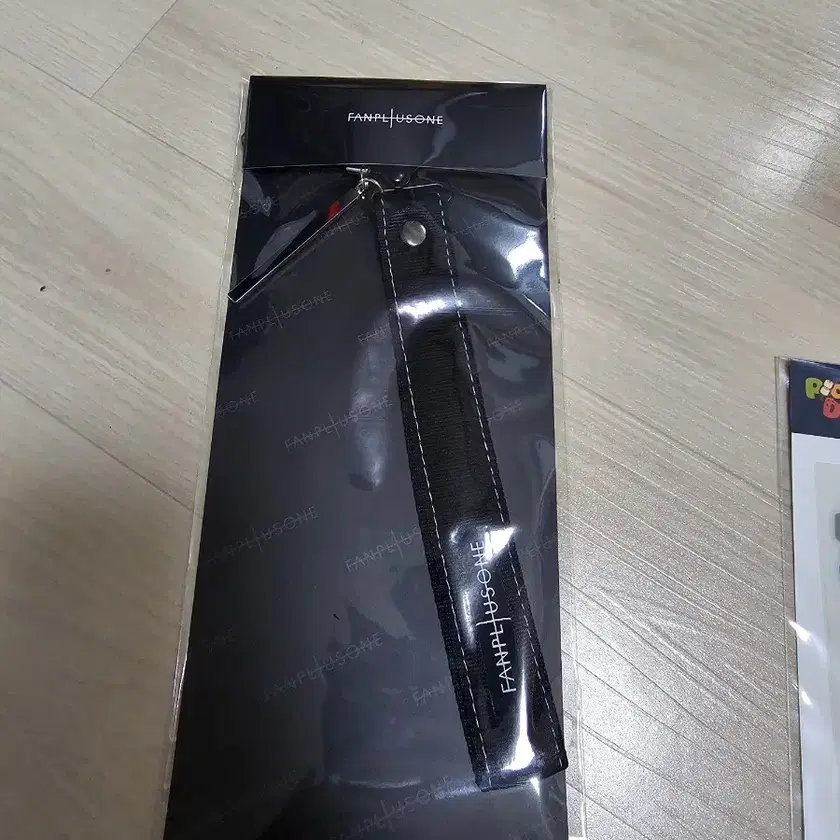 ブランド購入サイト 지드래곤 | G-DRAGON G-dragon Bunjang on Strap Lightstick - ストラップ
