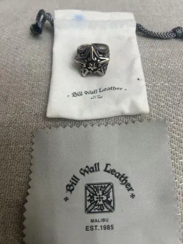 Bill Wall Leather 별 모양 반지