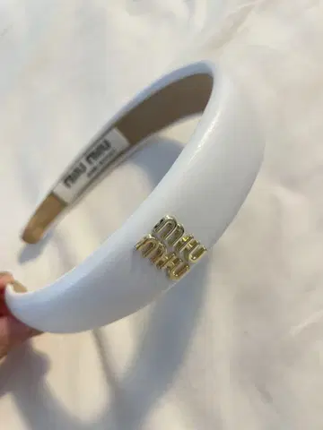 Miu 화이트 헤어밴드 머리띠