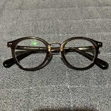 JINS 눈이 작아 보이지 않는 안경