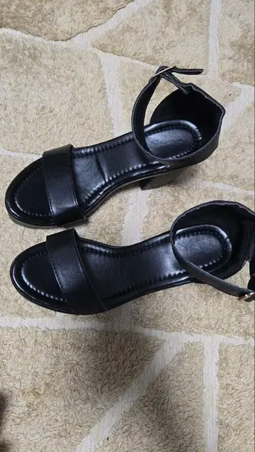 블랙 스포츠 샌들 하이 힐