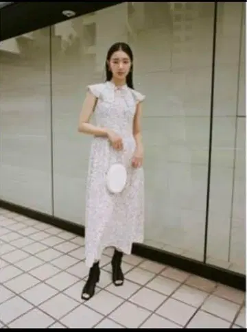 snidel 플레어 칼라 원피스