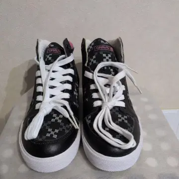 GRAVIS 스니커즈