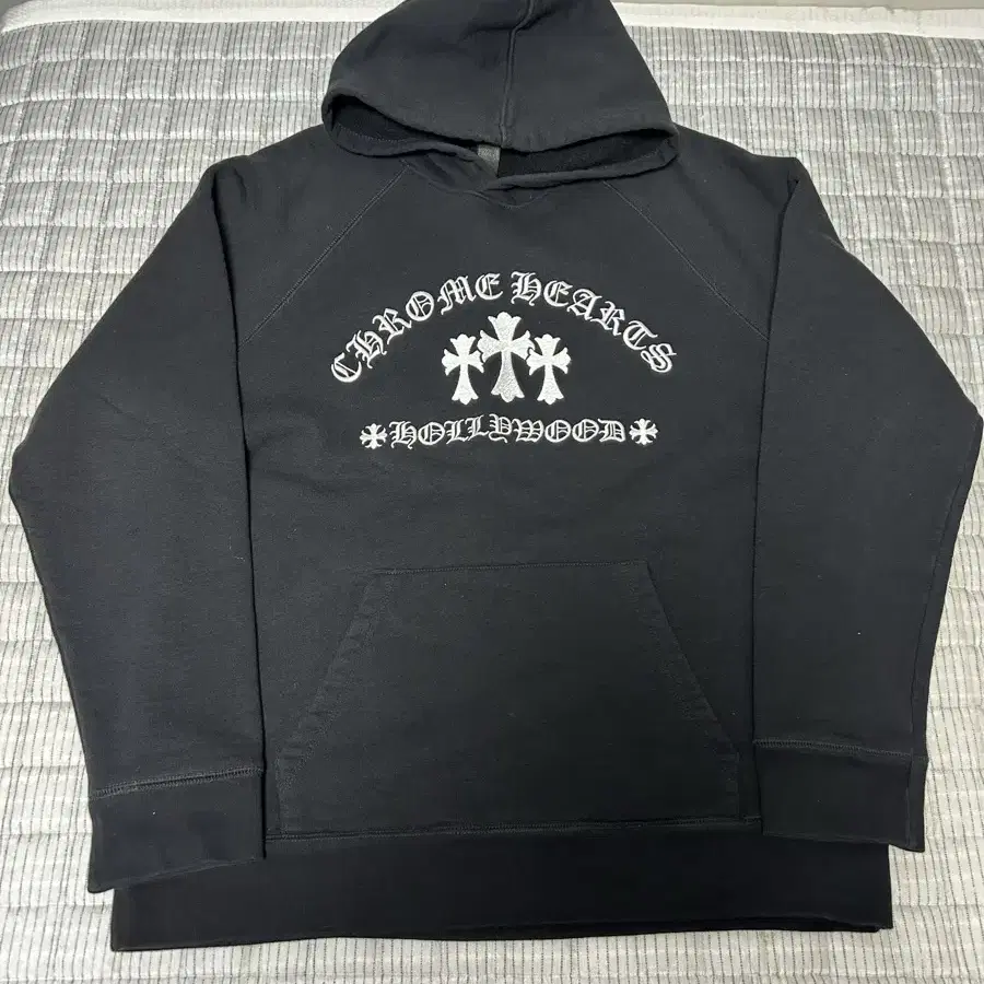 入手困難◆送料込♪【CHROME HEARTS】Cemetery Hollywood hoodie CHROME HEARTS | 크롬하츠 [XL] Chrome Hearts Cemetery