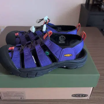 KEEN 뉴포트 레트로 샌들 27cm