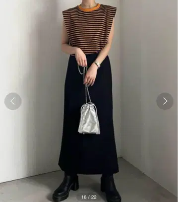 OVER SHOULDER BORDER TOP ameri 슬리브리스