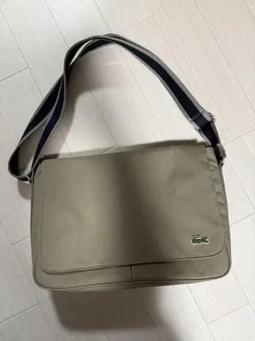 Lacoste 숄더백 베이지