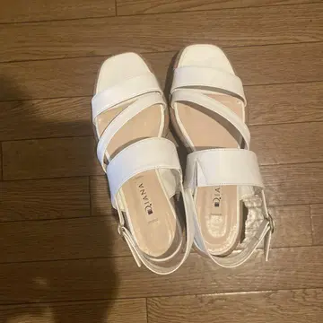 다이애나 샌들
