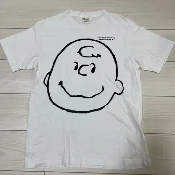 PEANUTS 찰리 브라운 티셔츠 S 사이즈