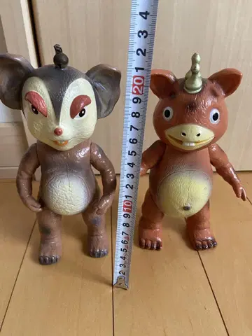 괴수 피규어 2개 세트 약 20cm