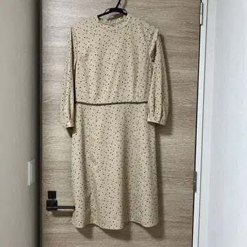 프린트 도트 하이넥 원피스
