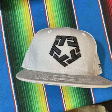 그레이 스냅백 캡 9FIFTY TRIBAL