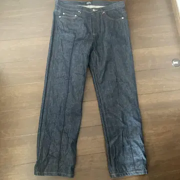 아페쎄 센터 플리츠 데님 팬츠