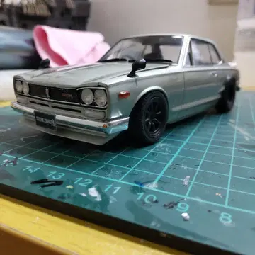 스카이라인 GT-R 실버 블랙 휠
