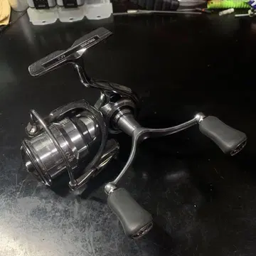 다이와 18 이구지스트 LT2500S-XH-DH