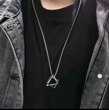 기하학 디자인 실버 목걸이