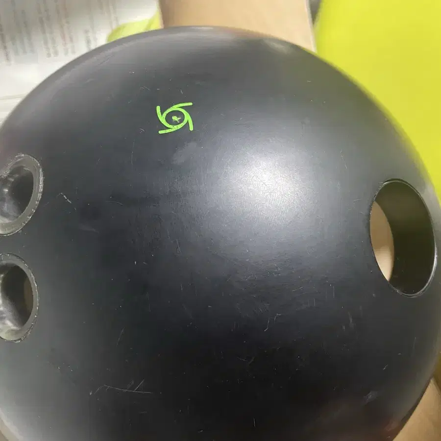ストーム　PITCH BLACK 15p NIB 15# Storm Pitch Black Bowling Ball Specs - 15.4/3-3.5