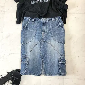 아즈노아즈 무릎 기장 스커트 데님 빈티지 가공 리메이크풍
