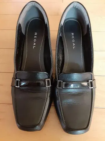 REGAL 블랙 펌프스